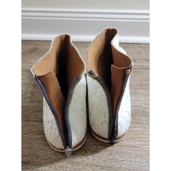 CLIFF DWELLER by CYDWOQ White Crackled Leather Boots Women's 37.5 / 7.5 - Picture 11 of 14